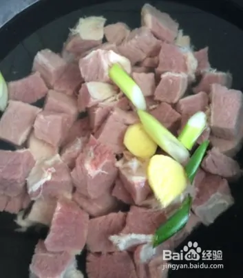 土豆炖牛肉怎么做好吃又烂